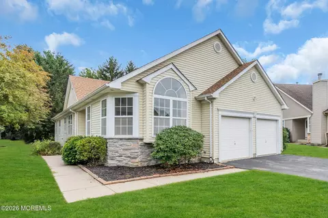 2464 Spring Hill Dr, Toms River, NJ 08755
