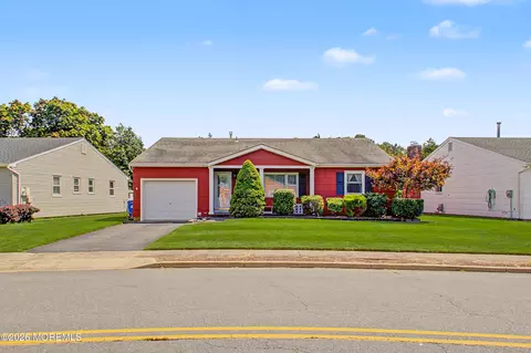 153 Westbrook Dr, Toms River, NJ 08757