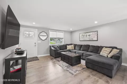 Entry Way - 2013 Whitcomb Rd, Forked River, NJ 08731 photo 1 of 3
