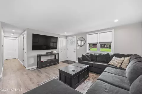 Entry Way - 2013 Whitcomb Rd, Forked River, NJ 08731 photo 2 of 3