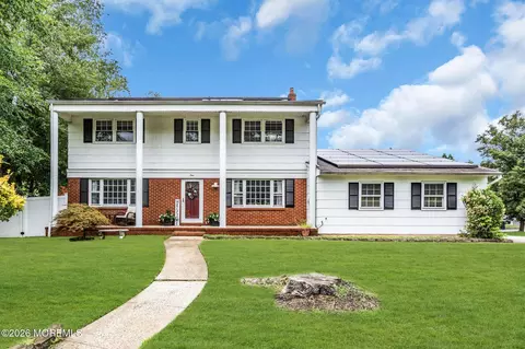 1 Macintosh Ct, East Brunswick, NJ 08816