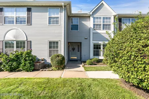 11 Racquet Rd, Wall, NJ 07719