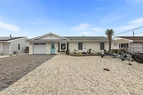 107 Irvington Rd, Barnegat, NJ 08005
