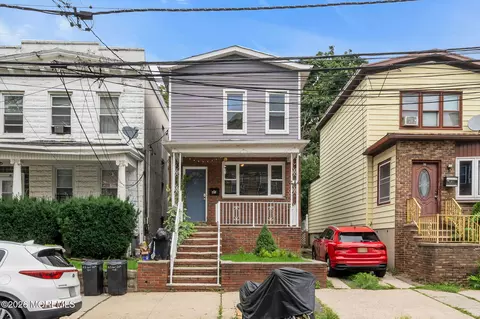 41 W 26th St, Bayonne, NJ 07002