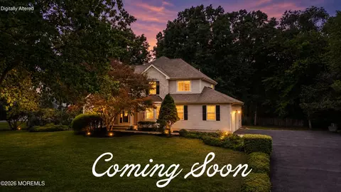 2 Ruffin Ct, Tinton Falls, NJ 07724