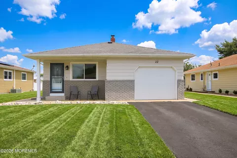 22 Tortola St, Toms River, NJ 08757