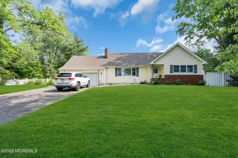 11 Mount Vernon Dr, Toms River, NJ 08755