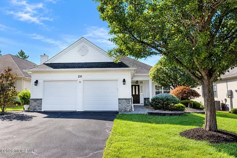 20 Derry Meeting Dr, Manalapan, NJ 07726