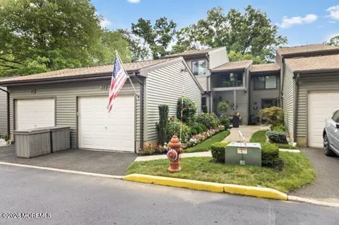 38 Berkshire Ct, Red Bank, NJ 07701