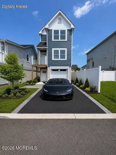 917 5th St, Union Beach, NJ 07735