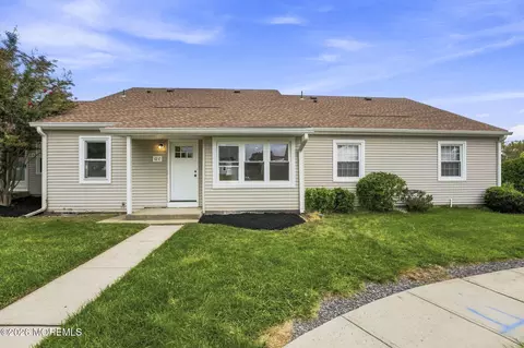 61 Piazza Vittoria #C, Freehold, NJ 07728