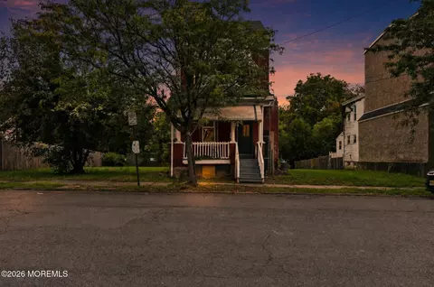320 Rutherford Ave, Trenton, NJ 08618