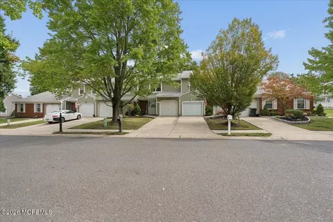 70 Oak Ln, Eatontown, NJ 07724
