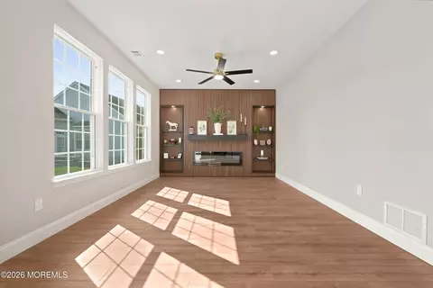 Living - 63 Marlow Dr, Jackson, NJ 08527 photo 4 of 5