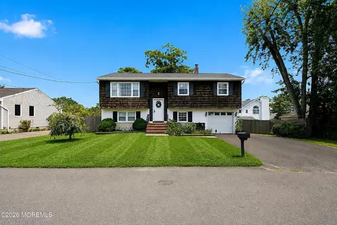 545 Neptune Ave, Beachwood, NJ 08722