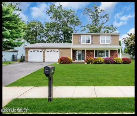 7 Moss Haven Way, Howell, NJ 07731