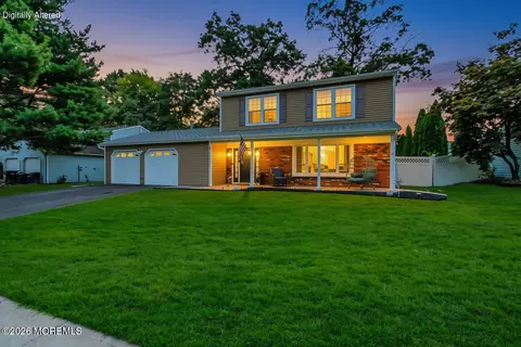 7 Moss Haven Way, Howell, NJ 07731