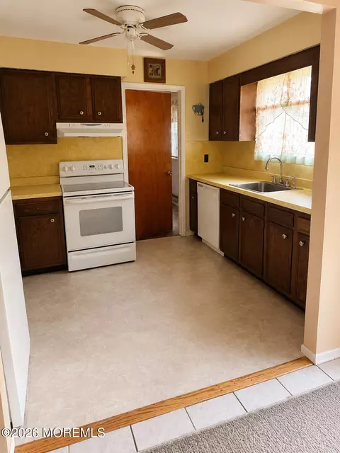 Kitchen - 222 Lane Pl, Forked River, NJ 08731 photo 2 of 3