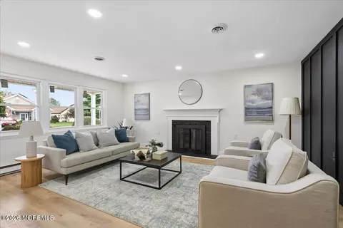 15 Buckingham Dr N, Manchester, NJ 08759