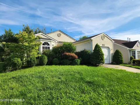102 Danbury Dr, Little Egg Harbor, NJ 08087