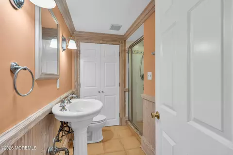 Bath - 29 1st St, Rumson, NJ 07760 photo 3 of 4