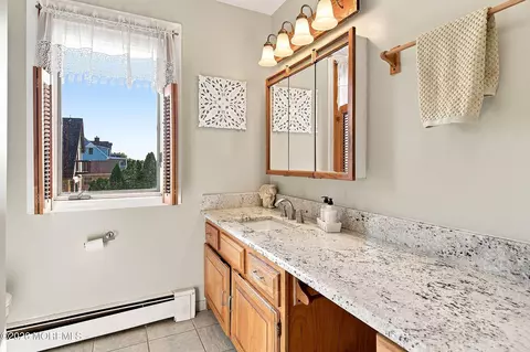 Bath - 917 Shenandoah Dr, Forked River, NJ 08731 photo 2 of 5