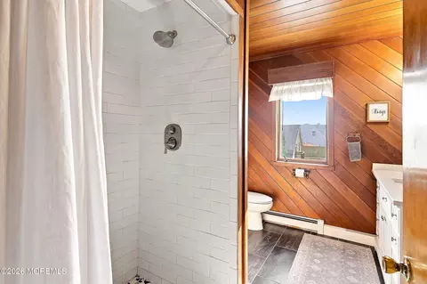Bath - 917 Shenandoah Dr, Forked River, NJ 08731 photo 4 of 5