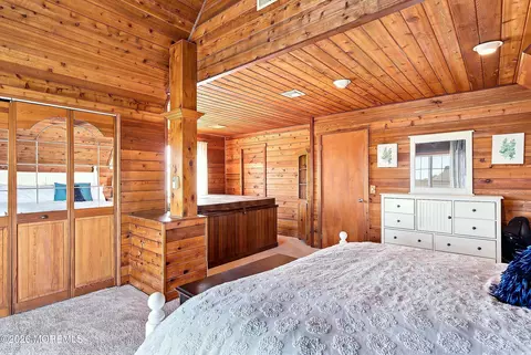 Bedroom - 917 Shenandoah Dr, Forked River, NJ 08731 photo 4 of 6