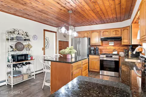 Kitchen - 917 Shenandoah Dr, Forked River, NJ 08731 photo 2 of 4