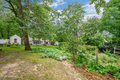 Exterior - 508 Broadway Ave, Leonardo, NJ 07737 photo 8 of 13