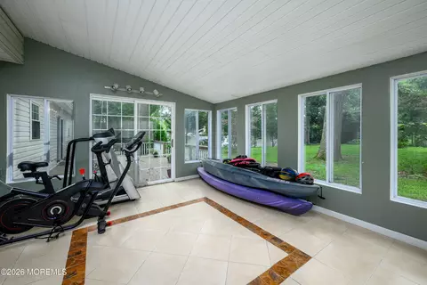 Exterior - 508 Broadway Ave, Leonardo, NJ 07737 photo 11 of 13