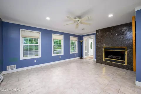 Living - 508 Broadway Ave, Leonardo, NJ 07737 photo 2 of 4