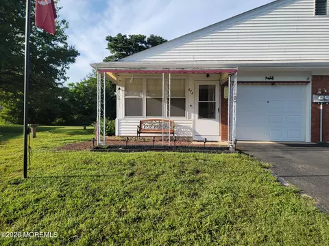 88 Fairway Ln # A, Whiting, NJ 08759