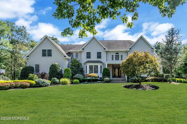 8 Duke Ct, Tinton Falls, NJ 07724