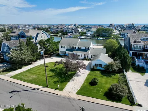 961 Lagoon Ln S, Mantoloking, NJ 08738