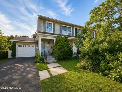 100 Myrtle St, Lakehurst, NJ 08733
