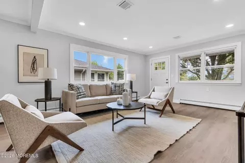 331 Saint Thomas Dr, Toms River, NJ 08757