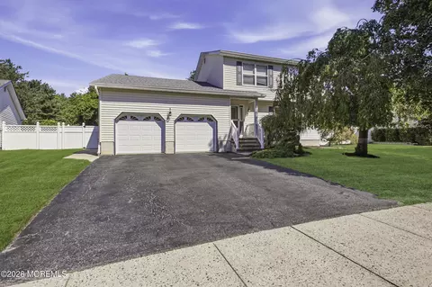 19 Fella St, Howell, NJ 07731