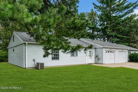 519 Cheshire Ct # B, Manchester, NJ 08759