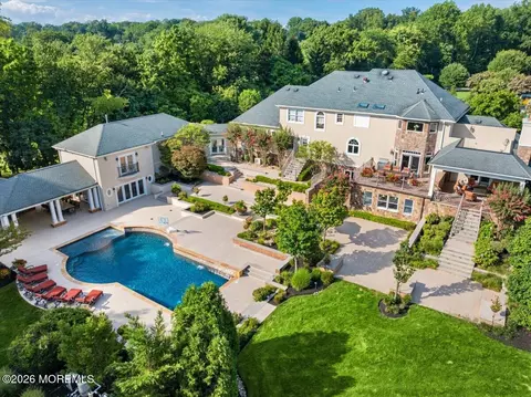 2 Cindy Ct, Holmdel, NJ 07733
