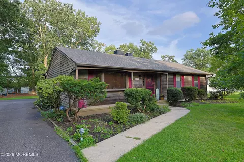 1407 Wallach Dr, Toms River, NJ 08755
