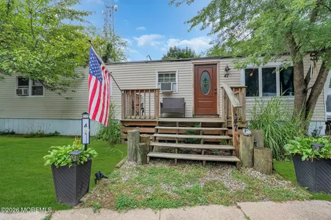 47 Tuyahov Blvd, Toms River, NJ 08755