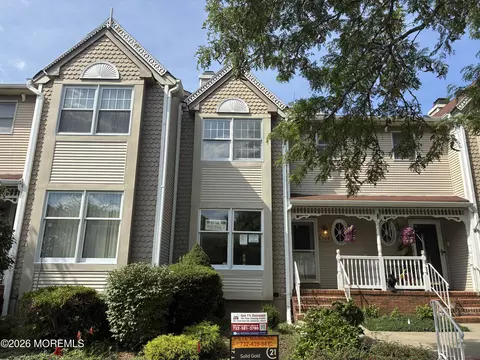 106 Northampton Dr, Holmdel, NJ 07733