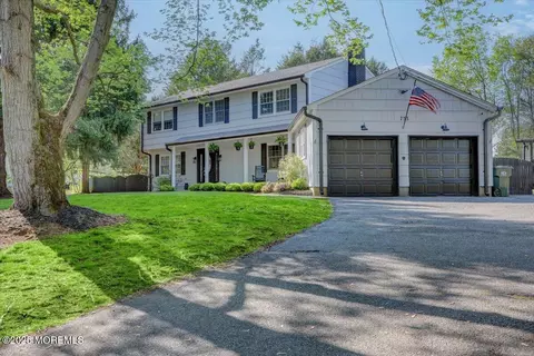 733 Colts Neck Rd, Freehold, NJ 07728