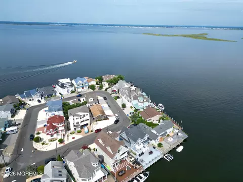 285 Monterey Cir, Lavallette, NJ 08735