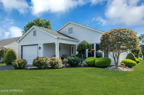 83 Red Hill Rd, Manchester, NJ 08759