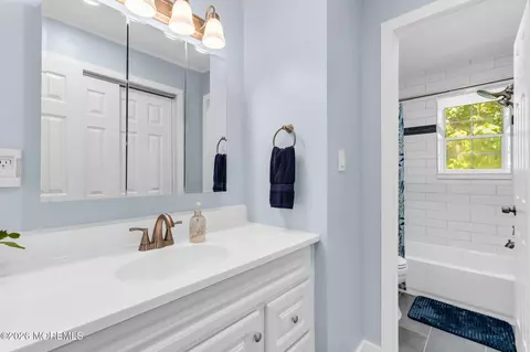 Bath - 706 Christopher Ct, Brick, NJ 08724 photo 1 of 5