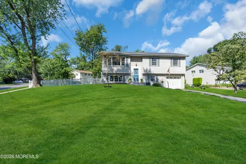 55 Dogwood Dr, Jackson, NJ 08527