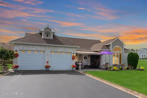 31 Swindon Ct, Toms River, NJ 08757