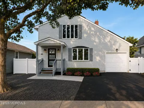 40 Osprey Dr, Toms River, NJ 08753